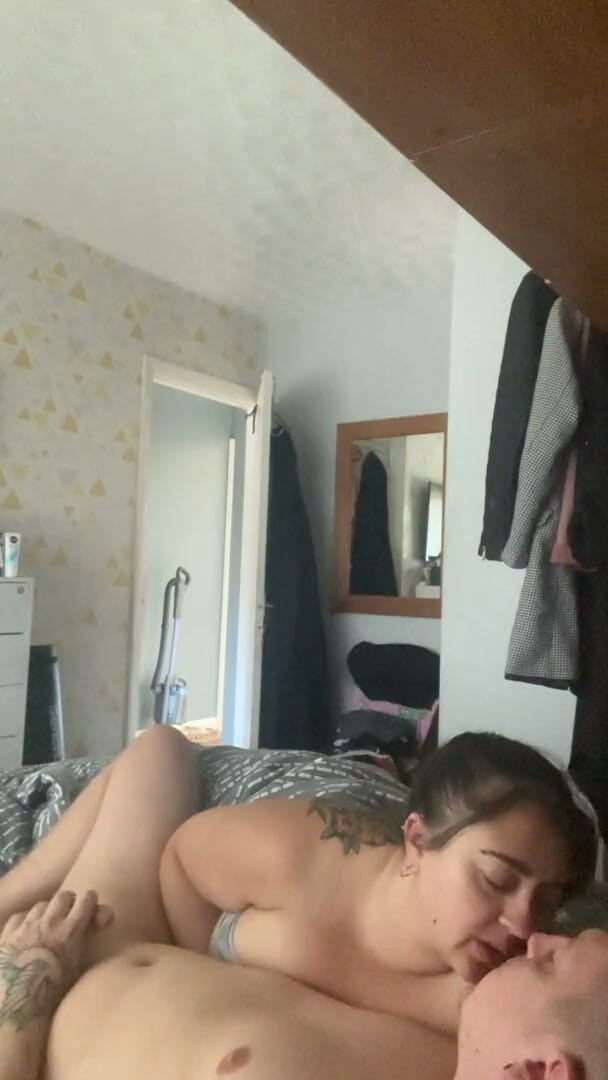 Filthy British Couple: Snuskigt talande brittisk hotwife JOI tills stor cumshot