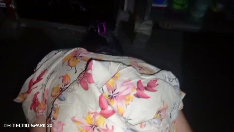 Real Time Slow: Hermanastro indio hermanastra en casa - pequeño hermanastro toma el control (audio...