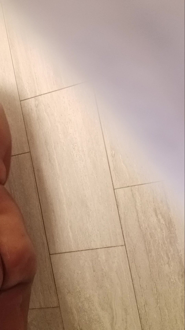 Duxxxk3000: J’ai surpris la caméra sous la douche
