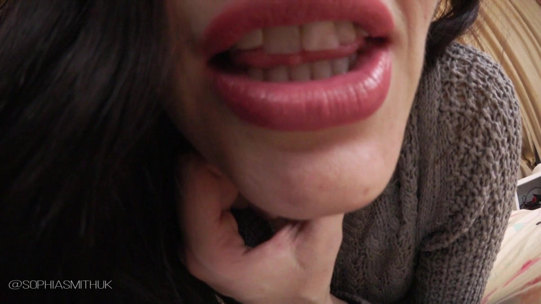 SophiaSmithUK: Мій хлопець вдарив тебе