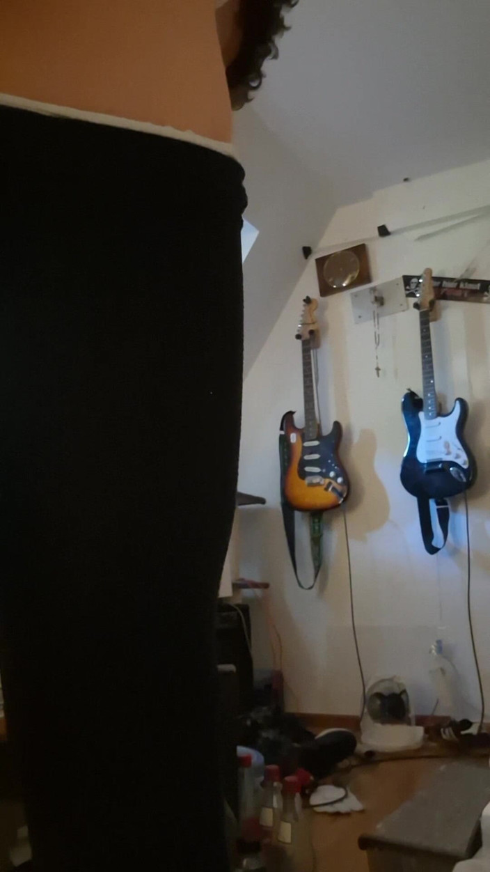 Josielove: Erst Habe Ich Mein Arschloch Zerstört, Dann Pisste Ich Selbst.