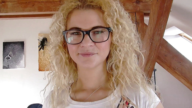 Sexy Amateurz: चश्मा और पेंटीहोज हस्तमैथुन दृश्य