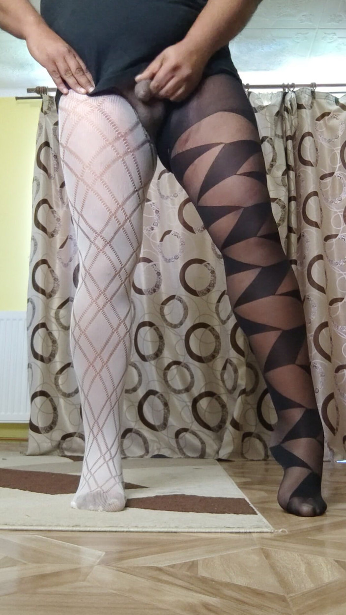 Pantyhosecouple123: 一对 Se2xy 连裤袜。你想要看到什么完整？