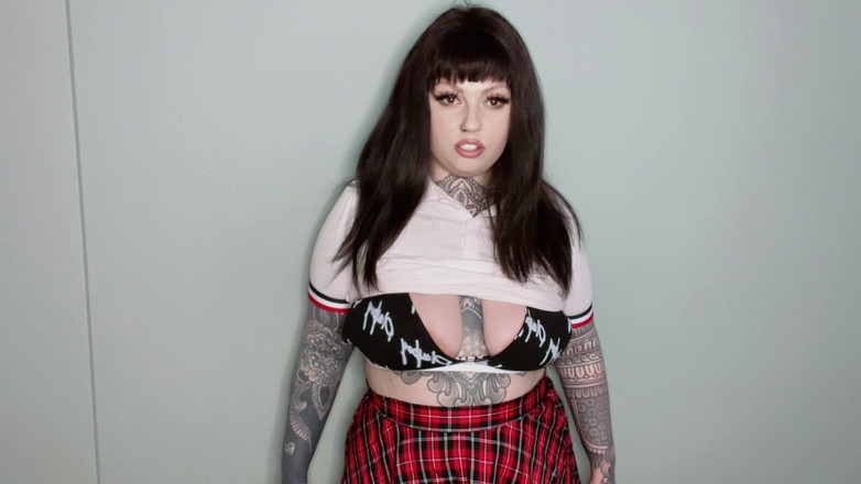 Miss Valentina: Humillación de matón universitario