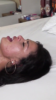 Pam Bells Fucking in the Motel and Letting Her Lover Cum in Her Mouth