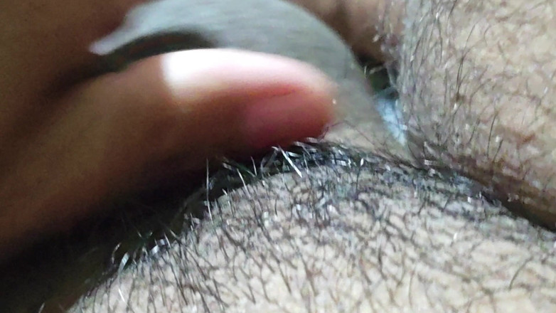 Hot Chilli 2025: Padrastro peludo muñeca en casa