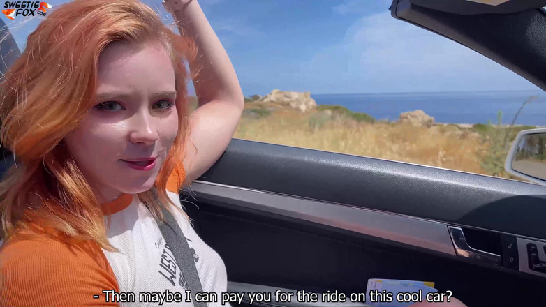 Sweetie Fox: Une fille suce la bite d'un inconnu dans une voiture...