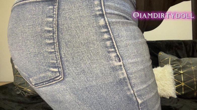 iamdirtydoll: Desesperado por orinar! 2 veces orinar en jeans!
