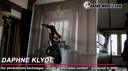 Bravo Models Media: 388 Servizio fotografico di dietro le quinte Daphne Klyde - Adulto