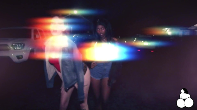 WhOOtylicious: Trio interracial avec des filles twerkeuses