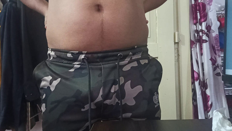 Mr Big M: Mój wielki kutas bawi się w szarpanie z moją ręczną...