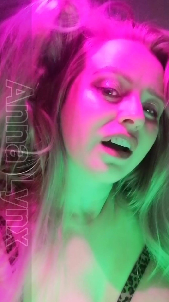 Anna Lynx: Mis tetas en cámara lenta