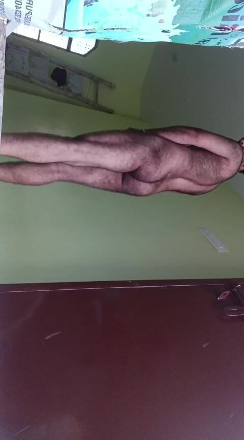 Sansuindia: Chico ingeniero indio desnudo