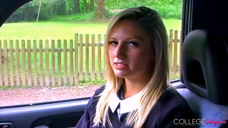 College Uniform: Rozhovor take 2 s Milly Hedgland