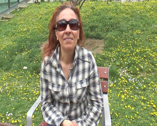 Matureandco: Minik yarak orta yaşlı seksi kadını sikiyor