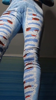 Vista del piso de mis pantalones estirados sexy y teaser de pantimedias