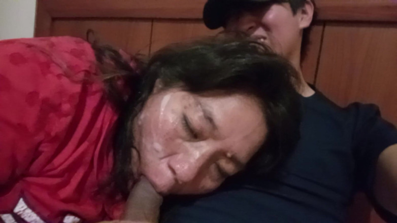 Moo DBOXXX: 음탕한 죄를 범하는 미시 기독교, 그녀는 나에게 중독되었다