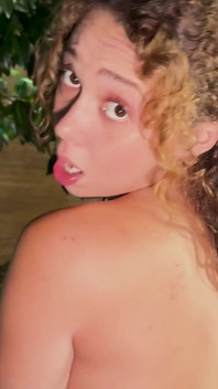 POV : cette fille de 18 ans aime le sexe anal ! Porno anal brésilien maison - Cherry Adams