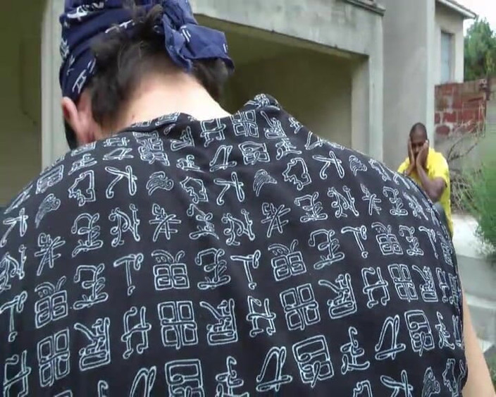 Paris Jango: बगीचे में तीन बड़े मुर्गा द्वारा सुंदर श्यामला fucks