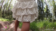 Alisa Lovely: Nádherné šukání s mladou holkou venku POV