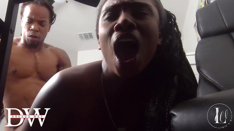 LyricsWay: Зламана рука - під столом, великий чорний член, трах і кремпай