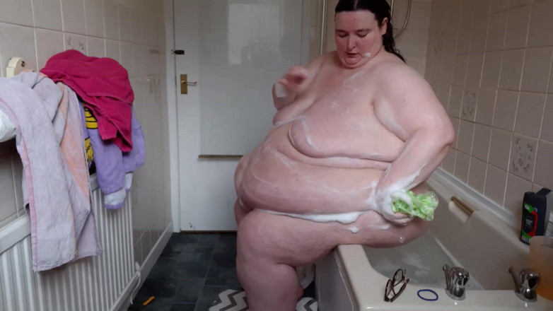 SSBBWLadyBrads: SSBBW badezimmer bauchspiel &amp; dusche