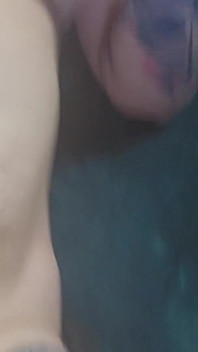 Tante nakal ini suka banget nyepong kontol cowok berotot - pov