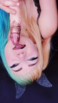 Batgirl Sucks Human Cock