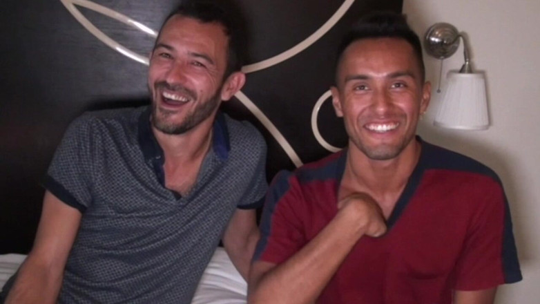 Jess Royan XXX: Tizio latino scopata da ragazzo maturo