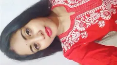 Hintli kız Siya amının ısısını muzla soğutuyor