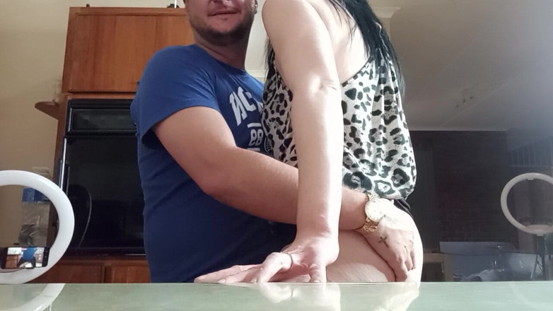 Bigjoefuckalott: Ich Ficke Mein Mädchen in Der Küche, Bevor Ich Sie...