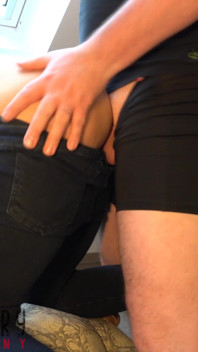 Sexy miLF in jeans attillati sculacciata e sborrata in jeans Adorazione
