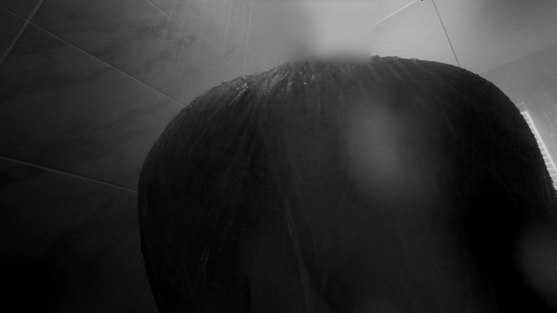 Ivan the Pleasure Dom: Un bărbat căsătorit heterosexual fute un vibrator la duș (partea 1)