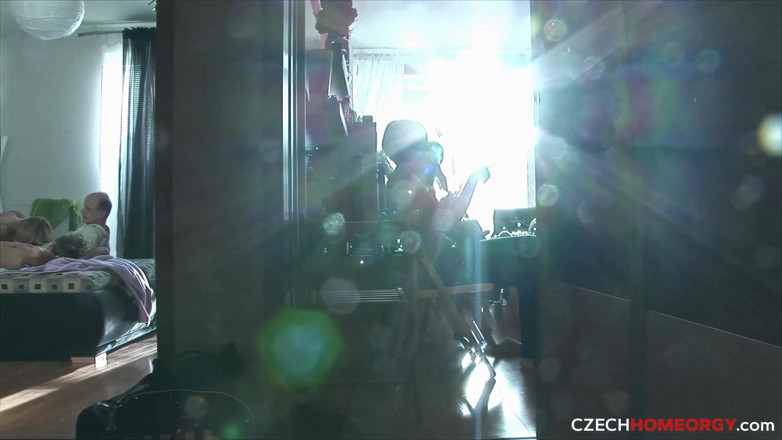 Czech Home Orgy: Czech Home Orgy 5 - Część 2: Domowa orgia z czeskimi pięknościami (2)