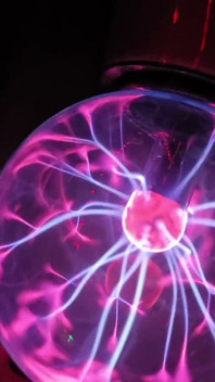 Macro și Electric Ball pe pula mea