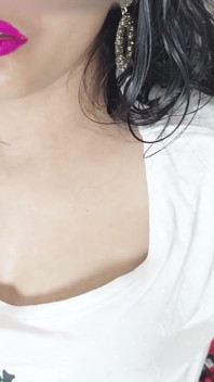 アプネは、義理の妹の友人が処女の膣を犯させたり、ロスがニッケルで満たされて、彼女に良いジュースを与えた。