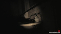 Device Bondage by Kink: Box-schlampe