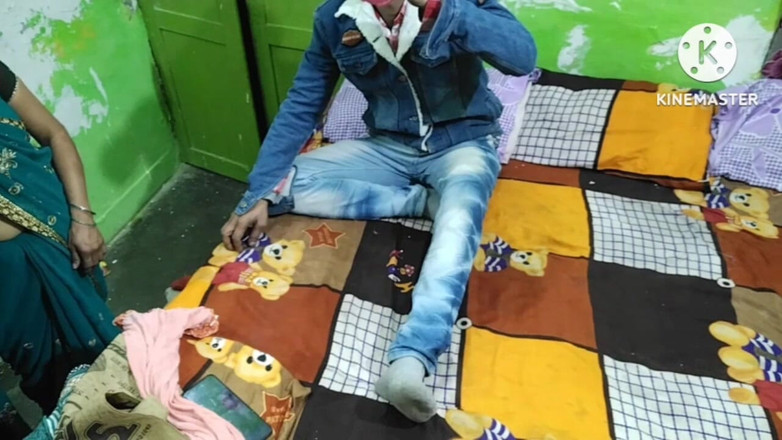 Saxesageth: Ibu rumah tangga seksi