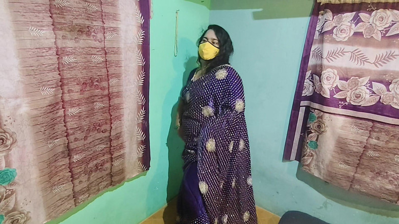 Gulaab: सेक्स भाभी प्रेमी के लिए हॉट डांस और वह अपनी चूत उपहार में देती है