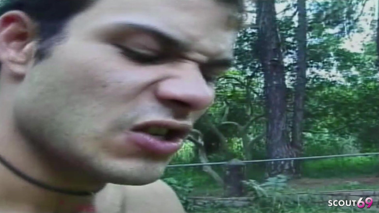 Shemale TS Collection: पतली लैटिना ट्रॅनी की चलने के दौरान लोगों द्वारा गांड चुदाई की जाती है