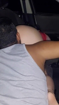 Mulher casada entrou no pau preto na floresta