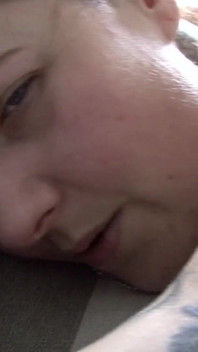 Luci & tony scena in camera da letto