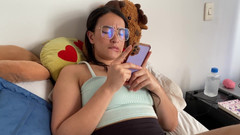 zoemelissa: La mia sorellastra mi insegna a masturbarmi