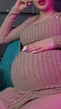 Une patronne enceinte met sa meilleure employée à l’aise