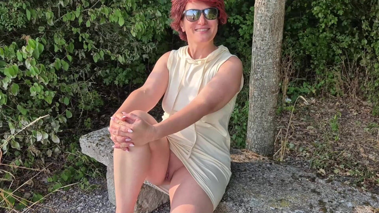 Popp Sylvie: Cock-sucking and Cum on the Glasses