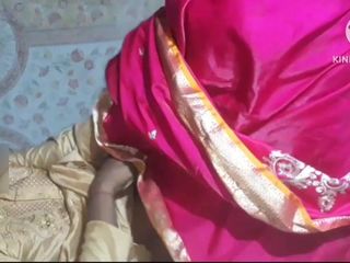 Uttar dinajpur: Suami istri India lagi asik bersenang-senang