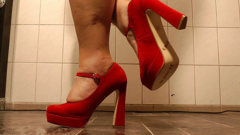 Anna Devot: Annadevot - Seulement des talons hauts et des pieds :-)