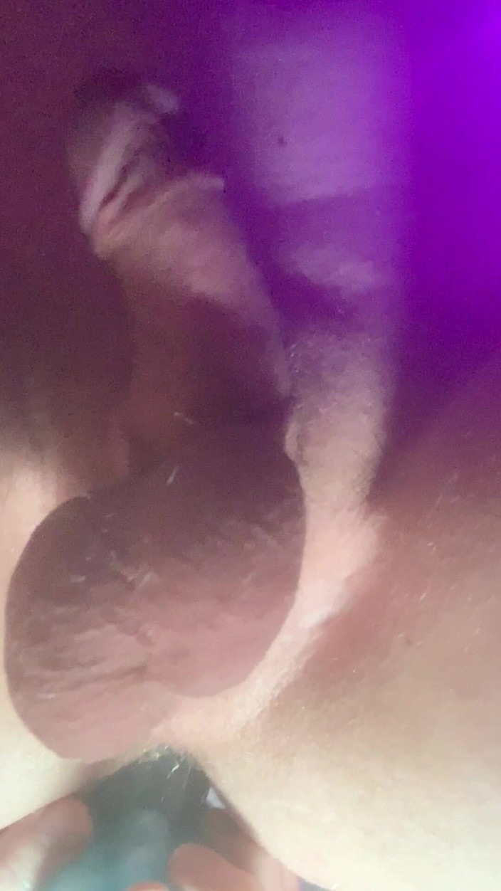 Brashen: Pantat bahenol ashen dientot habis-habisan pakai dildo favoritnya