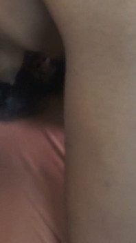 Algemado um escravo Bobby tem que adorar uma bunda negra de uma amante negra