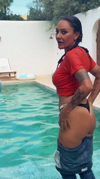 Latina và lola lu ràng buộc, bịt miệng và nổ. Lật ngược ống kết thúc với kink sesh đồng tính nữ tại hồ bơi